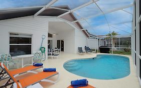 Makin Dreams At Ellis Exclusive Villas